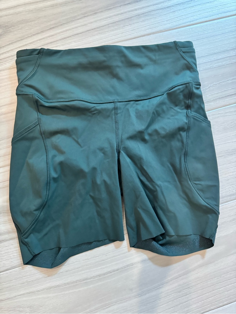 Lululemon High-Rise Forest Green Women's Active Shorts